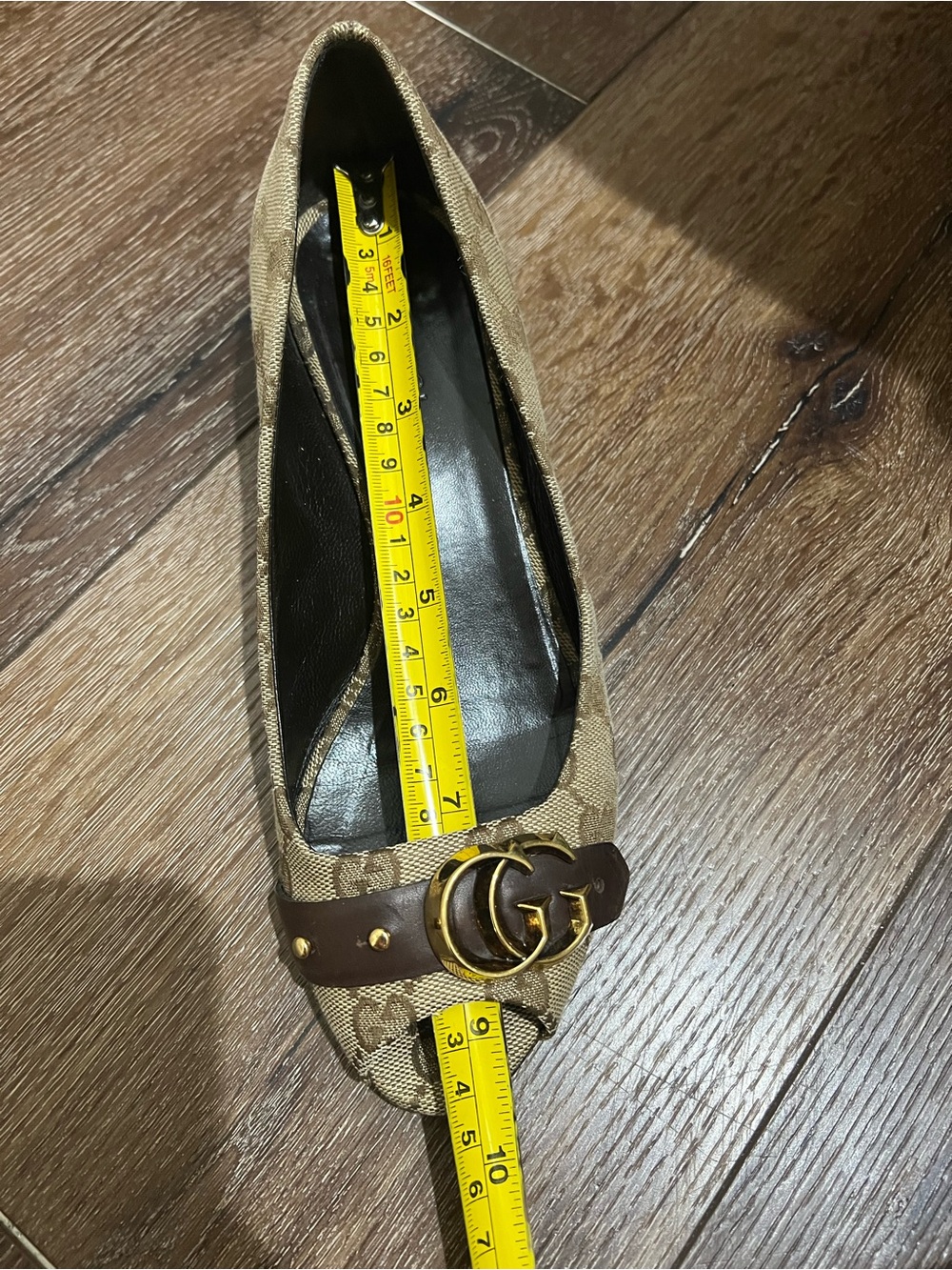Gucci canvas Brown Monogram Pumps with gold and brown Leather Strap size 38 - Picture 10 of 11